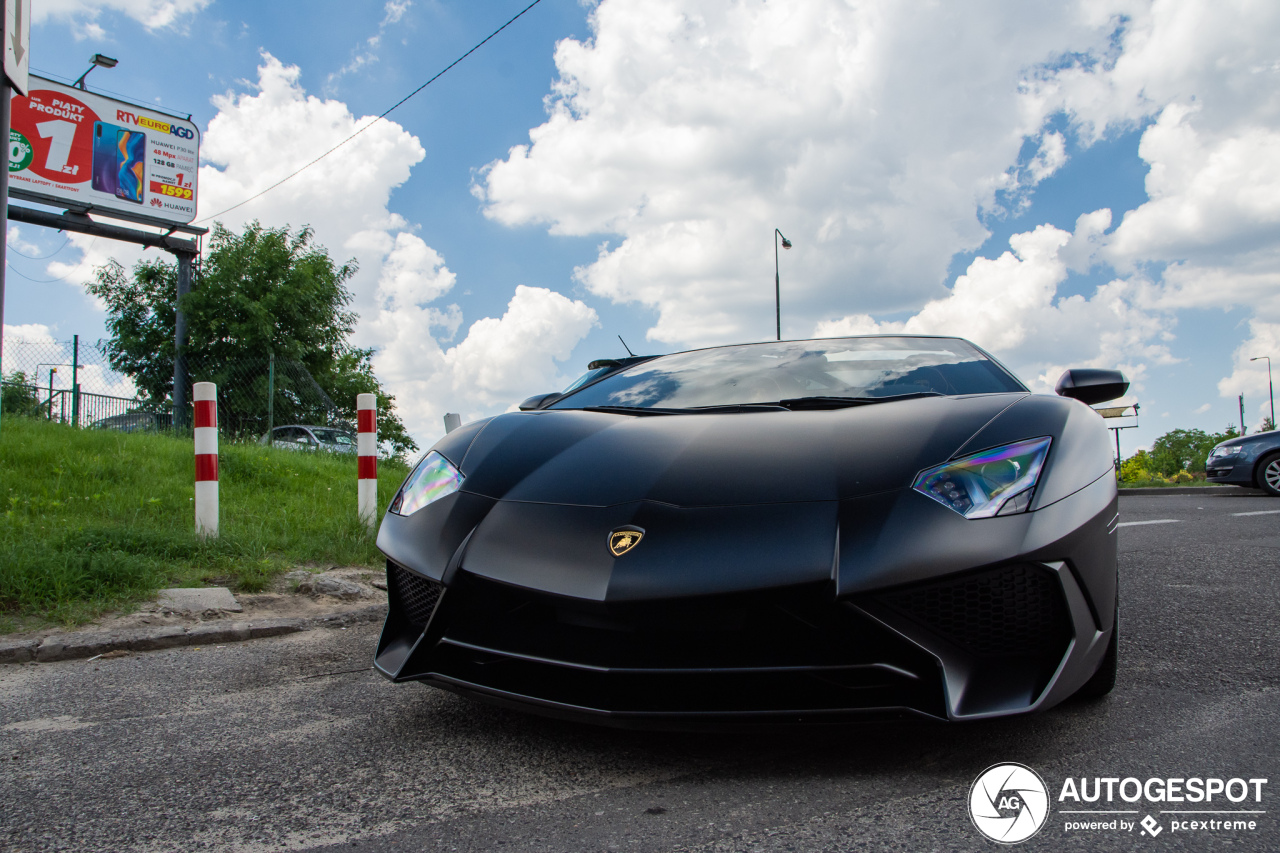 Lamborghini Aventador LP750-4 SuperVeloce Roadster