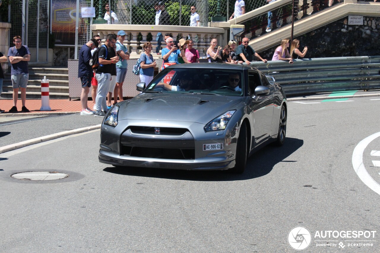 Nissan GT-R