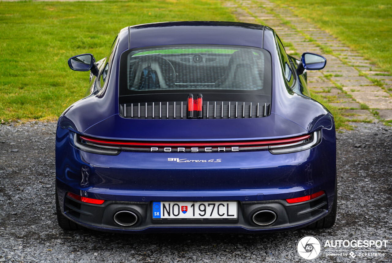 Porsche 992 Carrera 4S