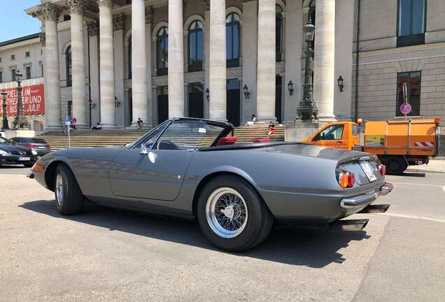 Ferrari 365 GTS/4 Daytona