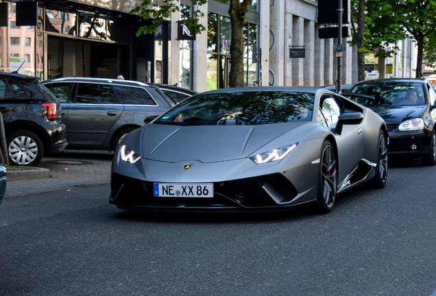 Lamborghini Huracán LP640-4 Performante