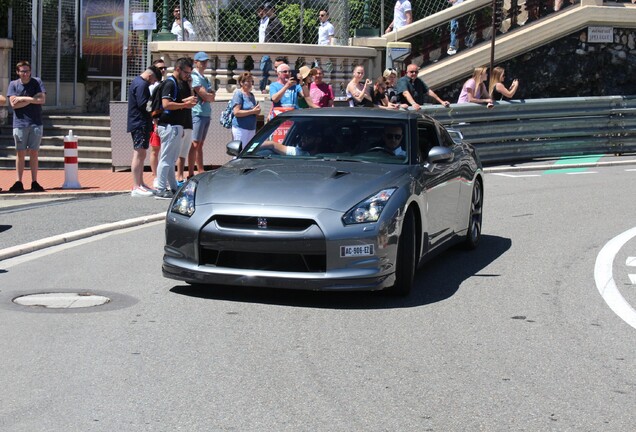 Nissan GT-R