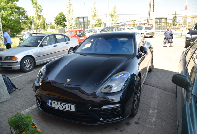 Porsche 971 Panamera Turbo