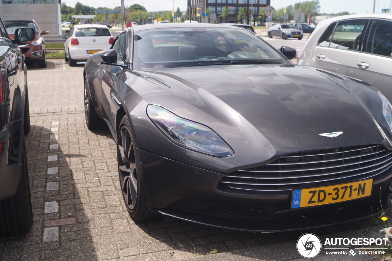 Aston Martin DB11 V8