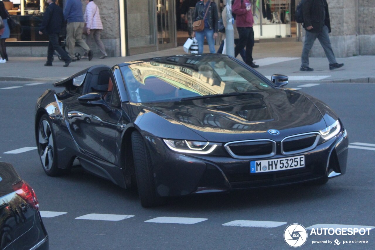 BMW i8 Roadster