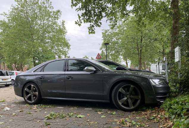 Audi S8 D4