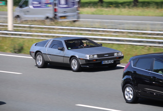 DeLorean DMC-12