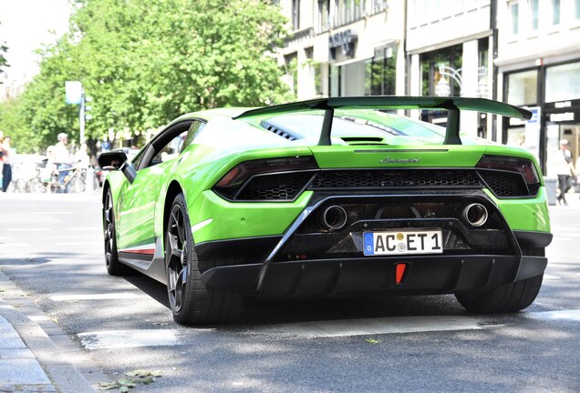 Lamborghini Huracán LP640-4 Performante