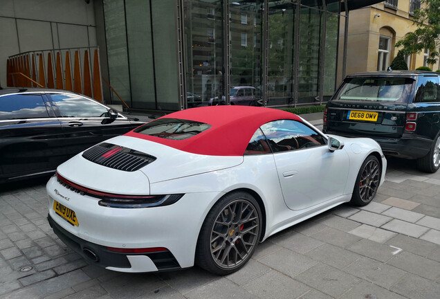 Porsche 992 Carrera 4S Cabriolet