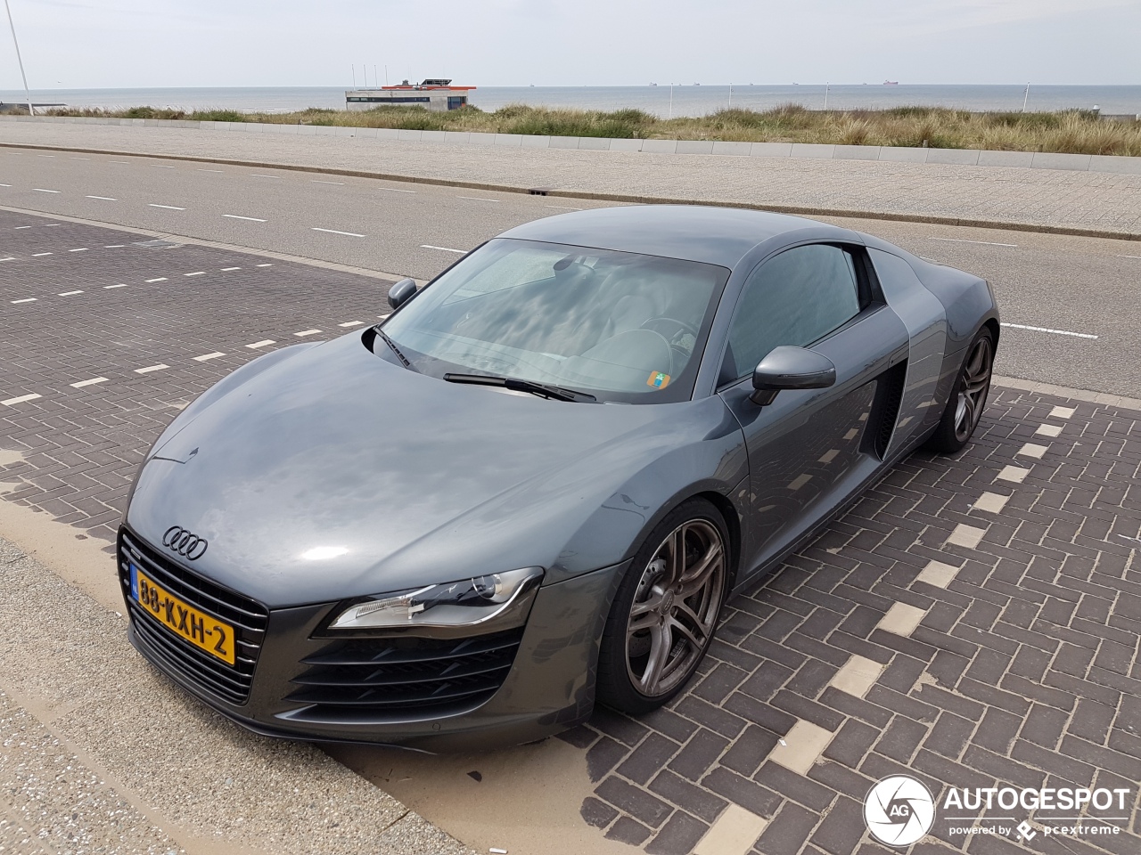 Audi R8