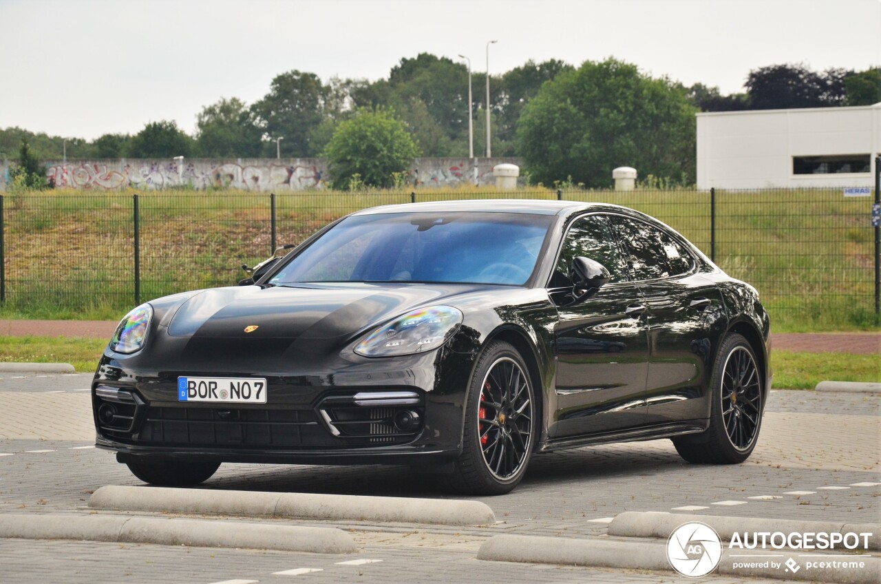 Porsche 971 Panamera Turbo