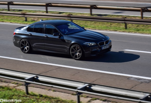 BMW M5 F10 2011