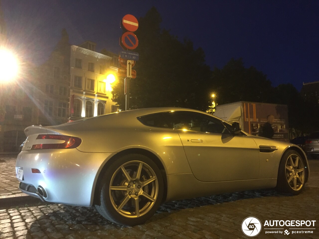 Aston Martin V8 Vantage