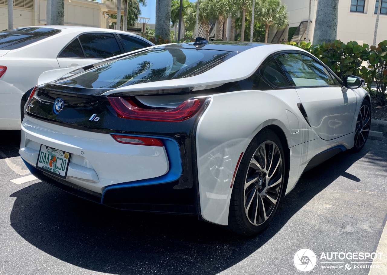 BMW i8