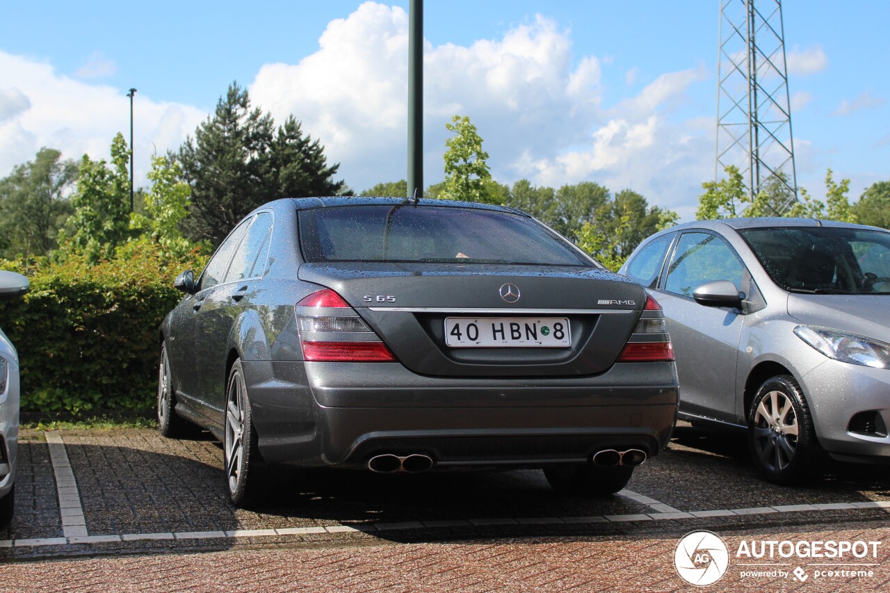 Mercedes-Benz S 65 AMG V221