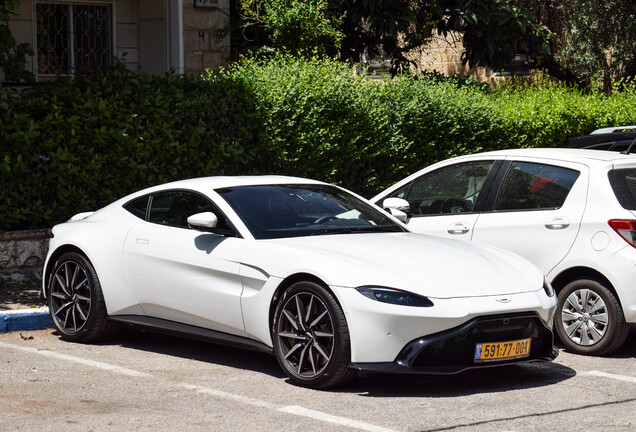 Aston Martin V8 Vantage 2018