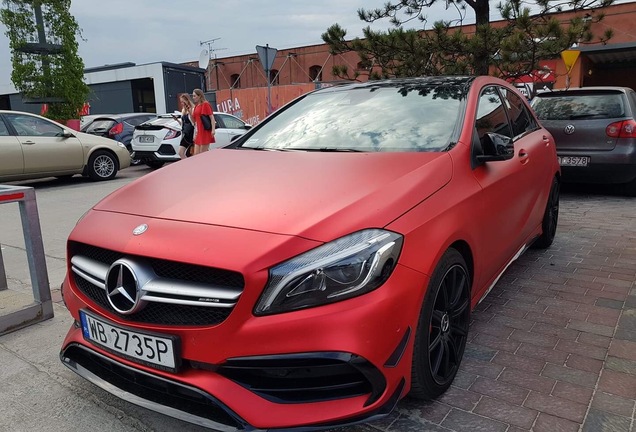 Mercedes-AMG A 45 W176 2015