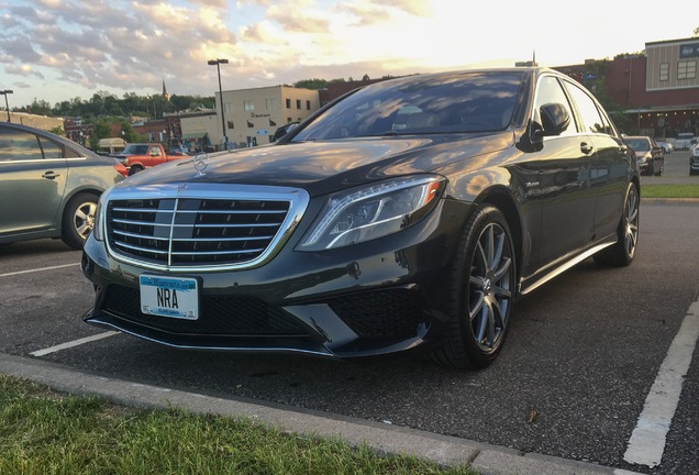 Mercedes-Benz S 63 AMG V222