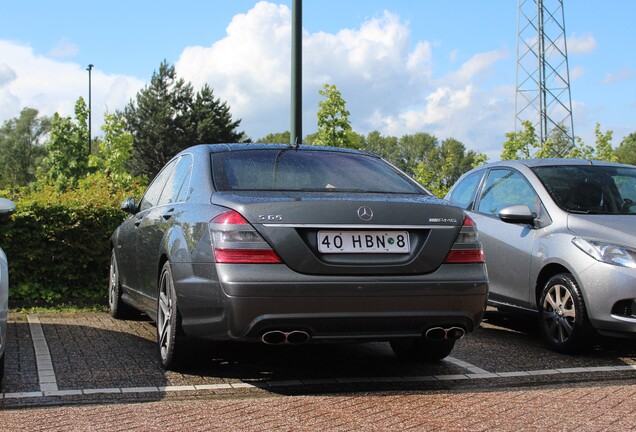 Mercedes-Benz S 65 AMG V221