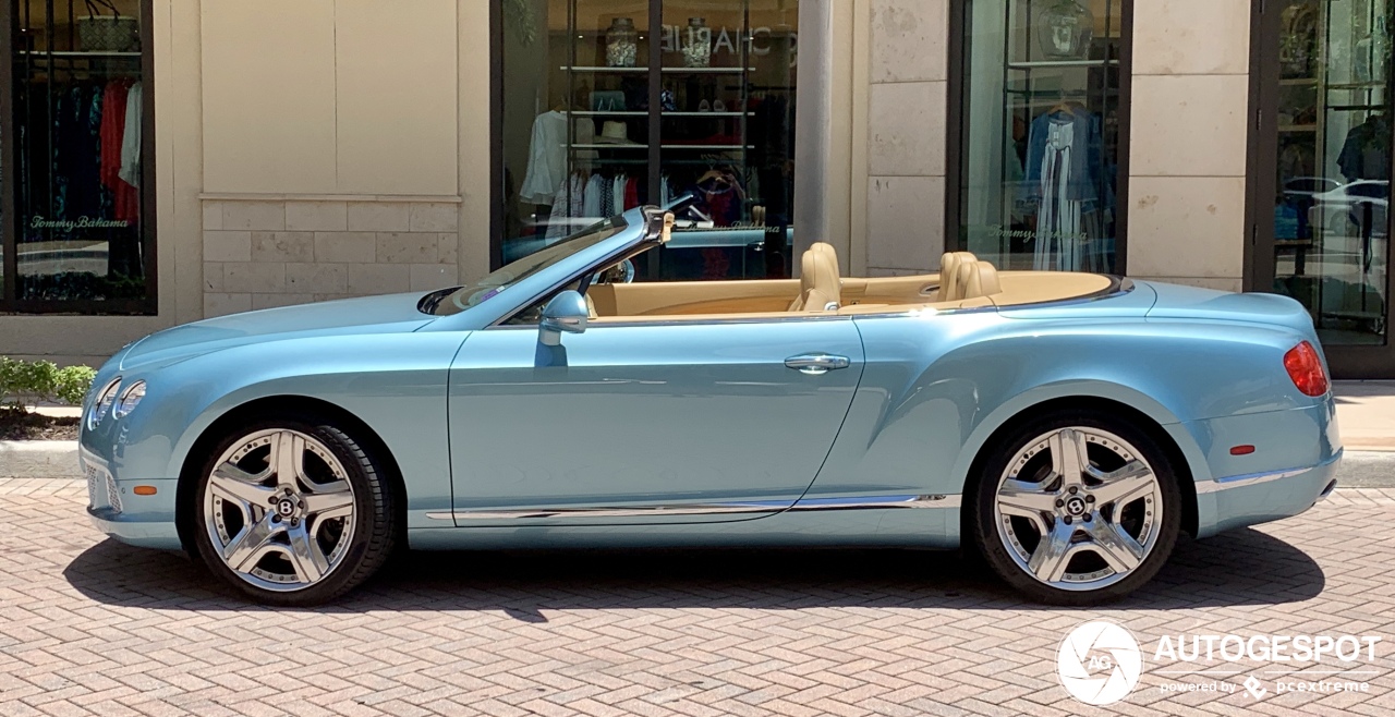 Bentley Continental GTC 2012