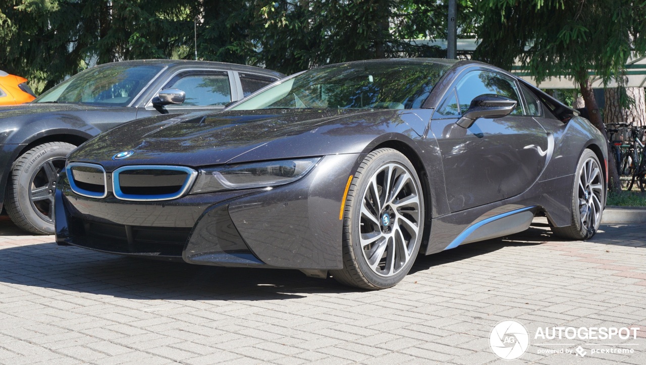 BMW i8