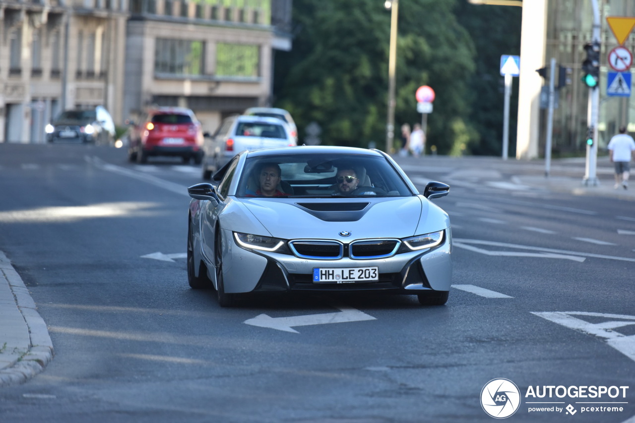 BMW i8