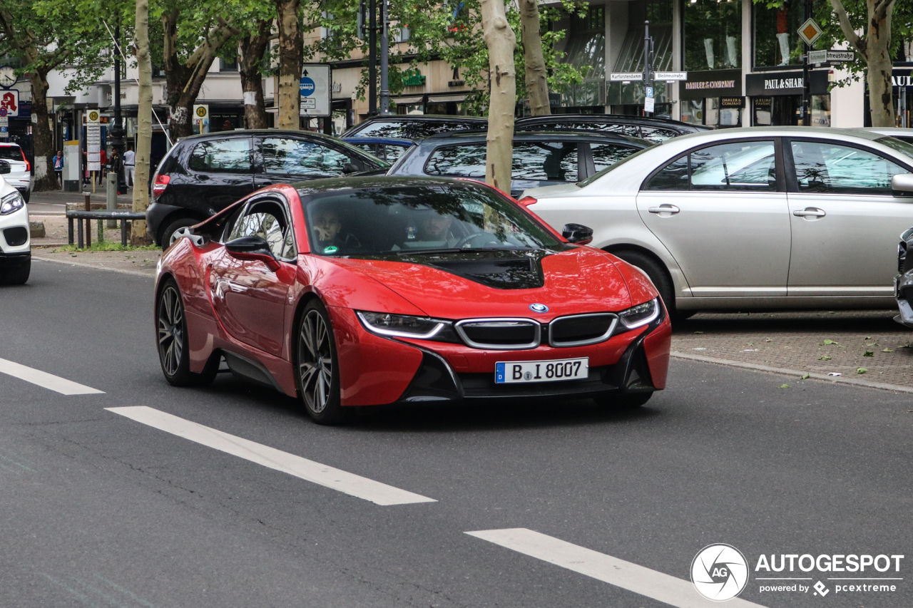 BMW i8 Protonic Red Edition