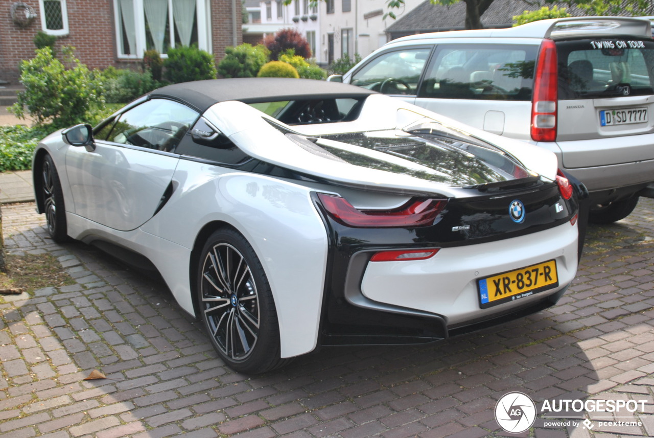 BMW i8 Roadster