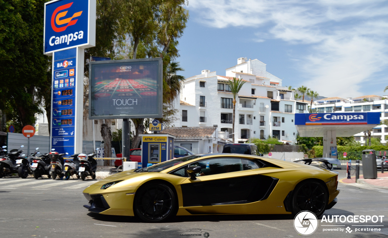 Lamborghini Aventador LP700-4