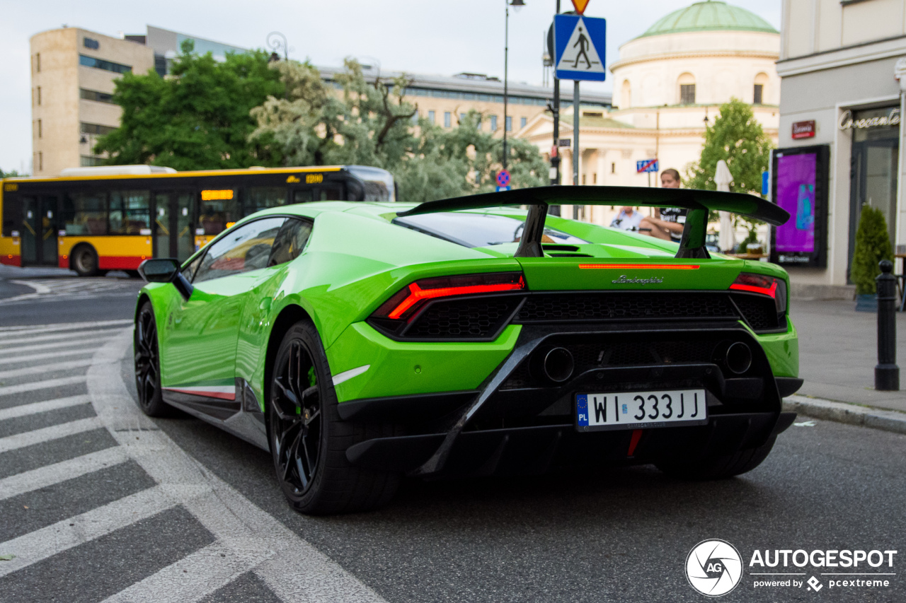 Lamborghini Huracán LP640-4 Performante