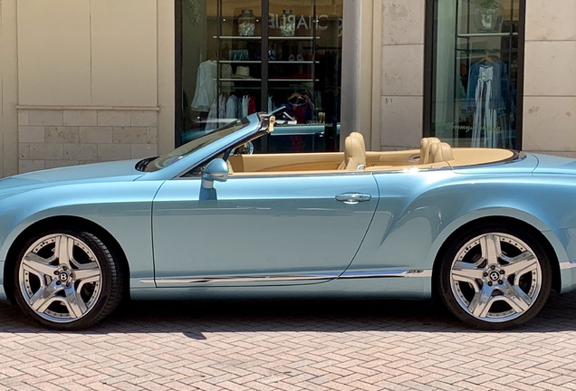 Bentley Continental GTC 2012