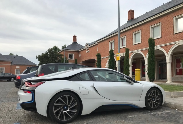 BMW i8