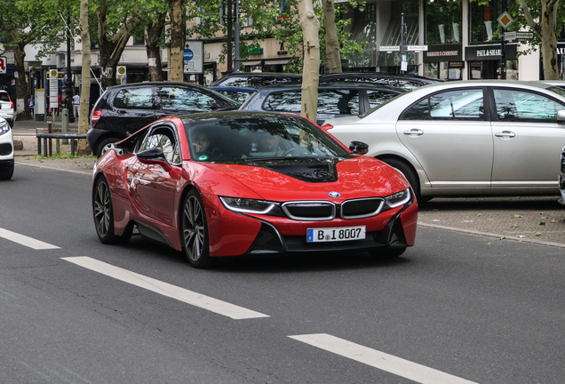 BMW i8 Protonic Red Edition