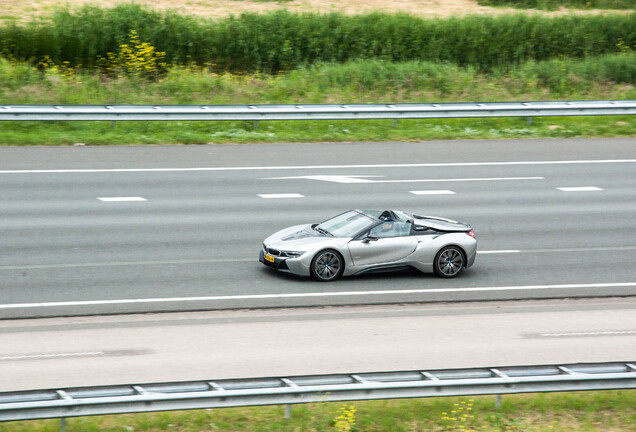 BMW i8 Roadster