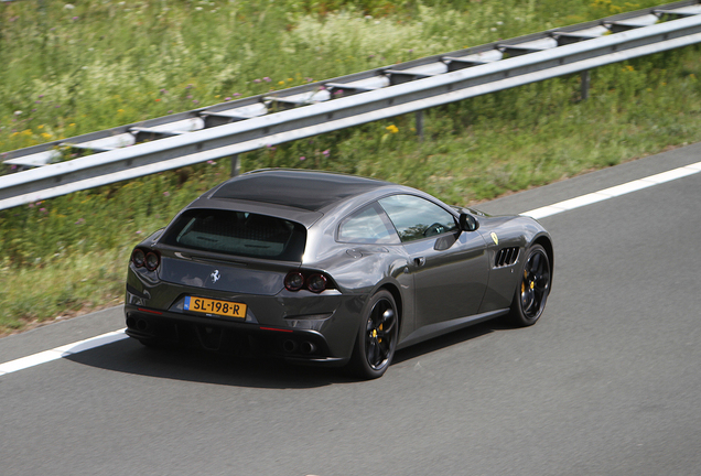 Ferrari GTC4Lusso T