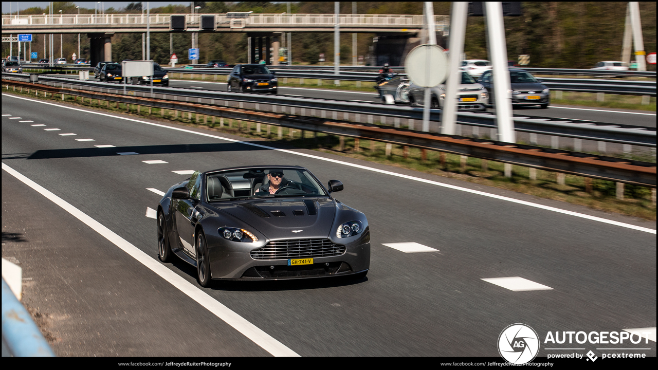 Aston Martin V12 Vantage Roadster