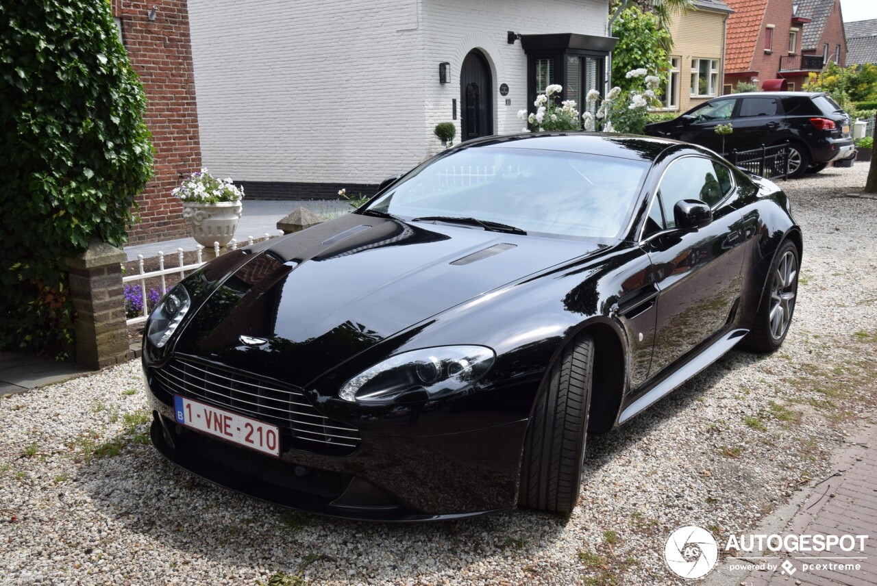 Aston Martin V8 Vantage S