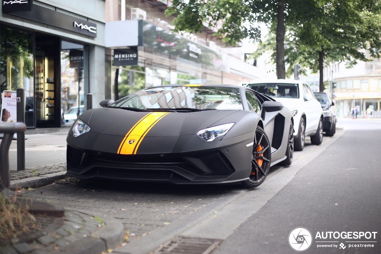 Lamborghini Aventador S LP740-4