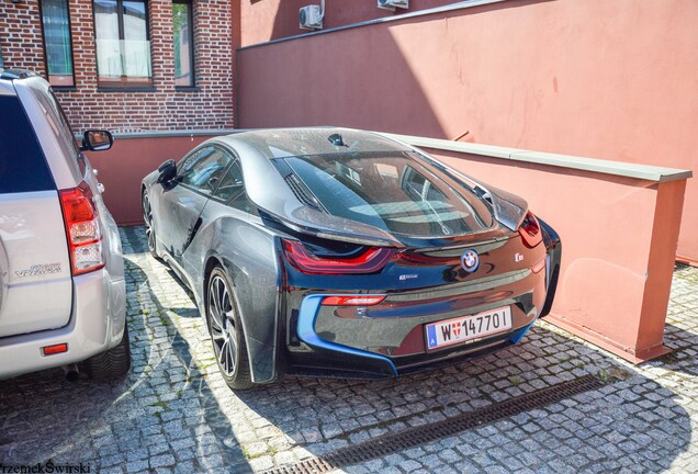 BMW i8