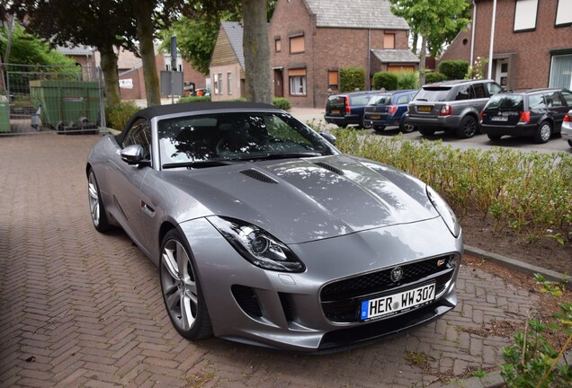 Jaguar F-TYPE S Convertible