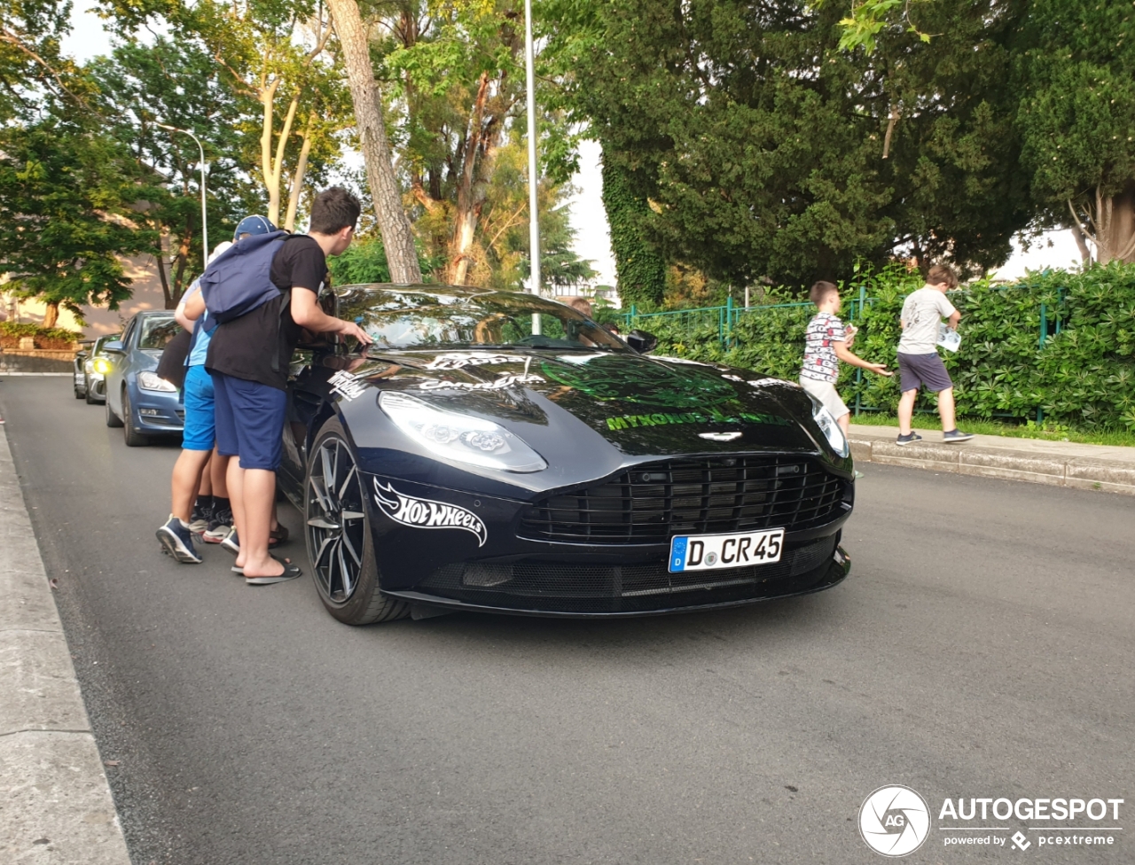 Aston Martin DB11