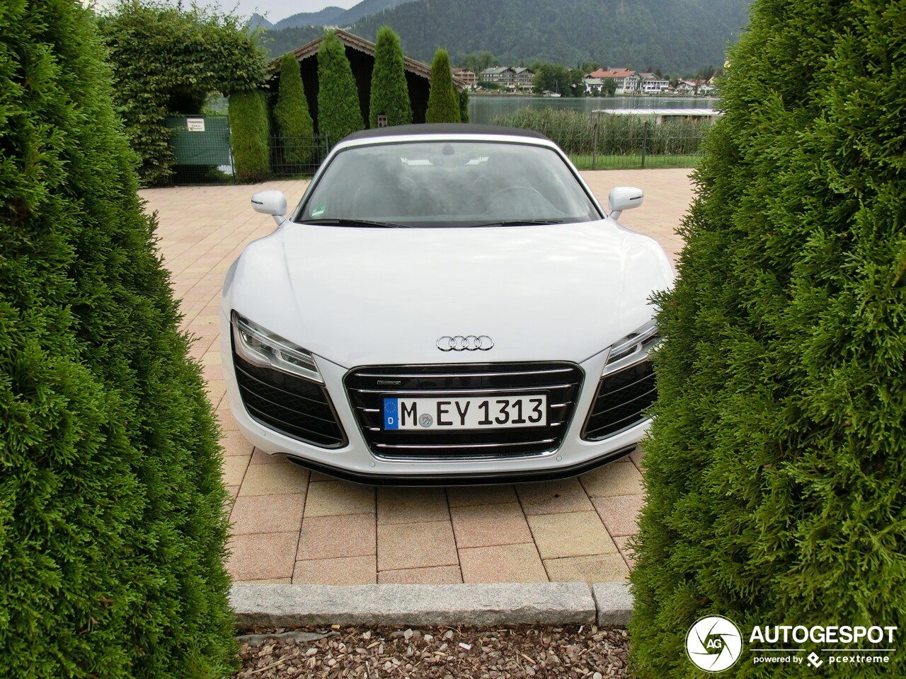 Audi R8 V10 Spyder 2013