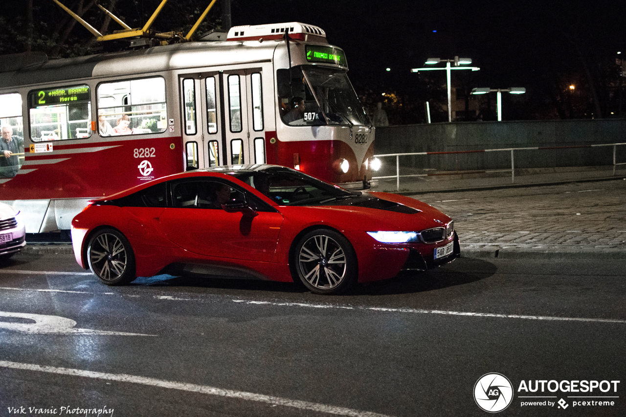 BMW i8 Protonic Red Edition