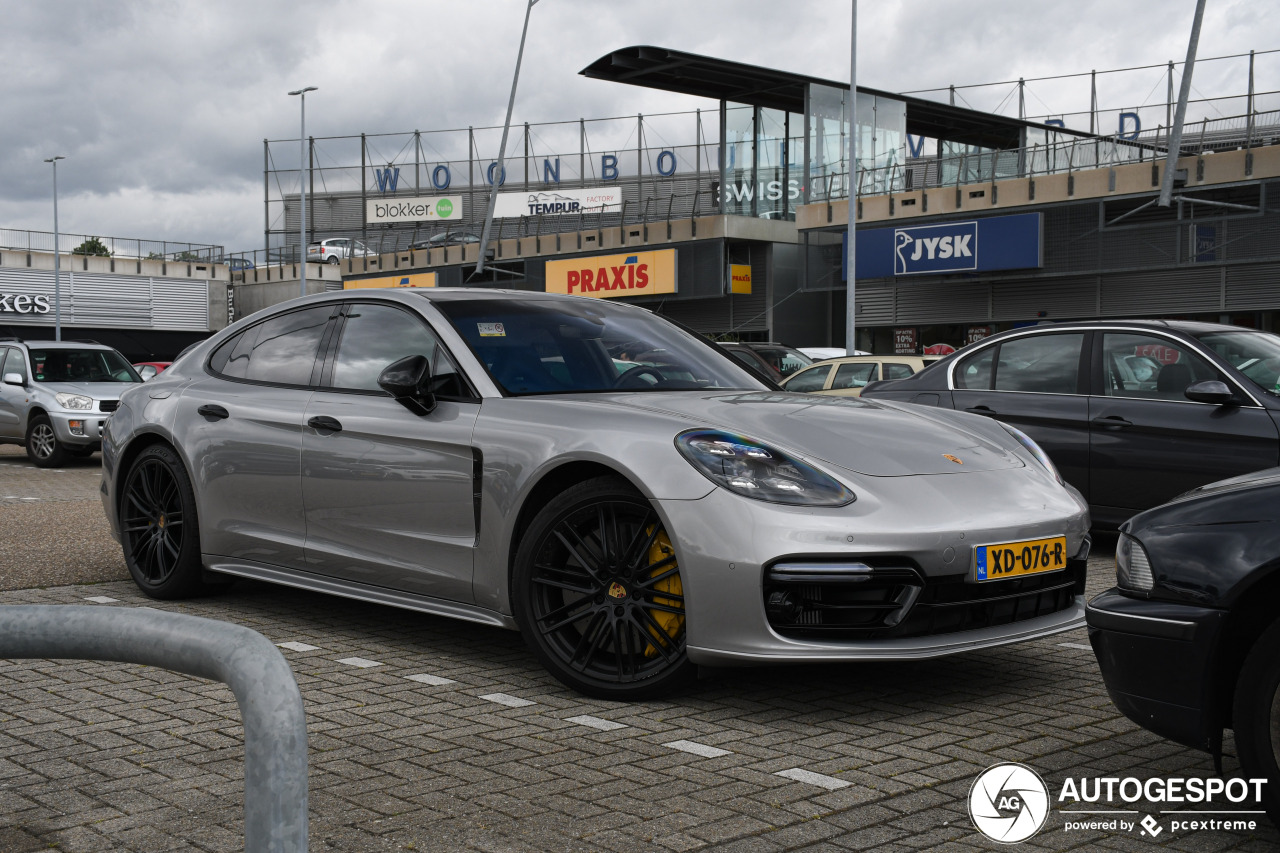 Porsche 971 Panamera Turbo