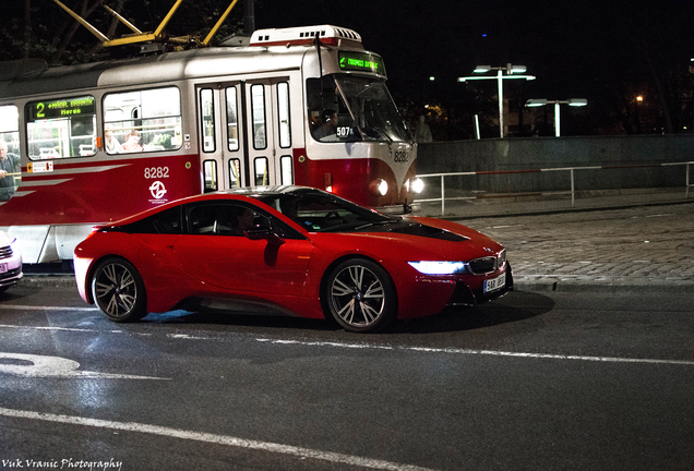 BMW i8 Protonic Red Edition