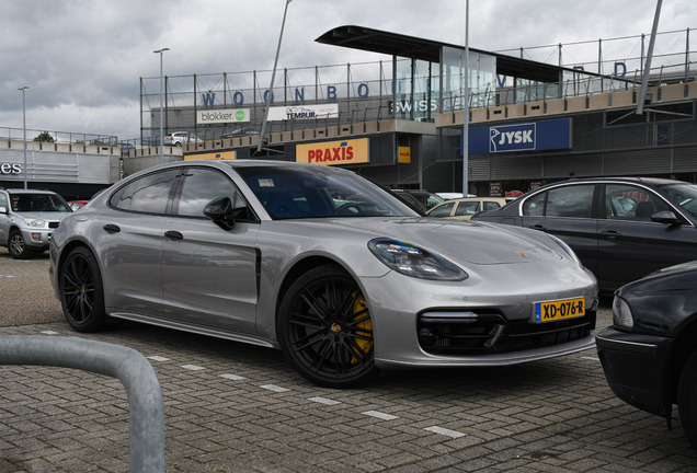 Porsche 971 Panamera Turbo