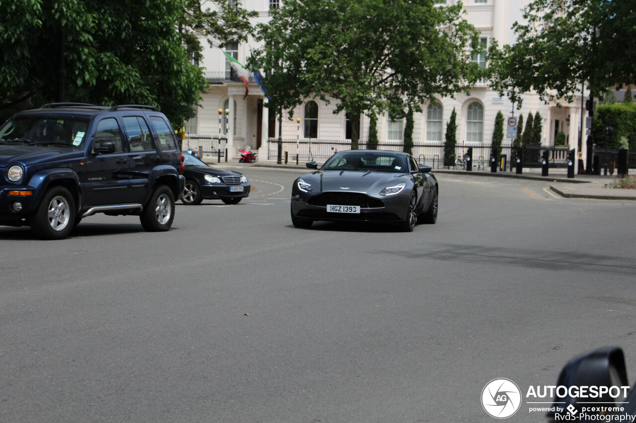 Aston Martin DB11