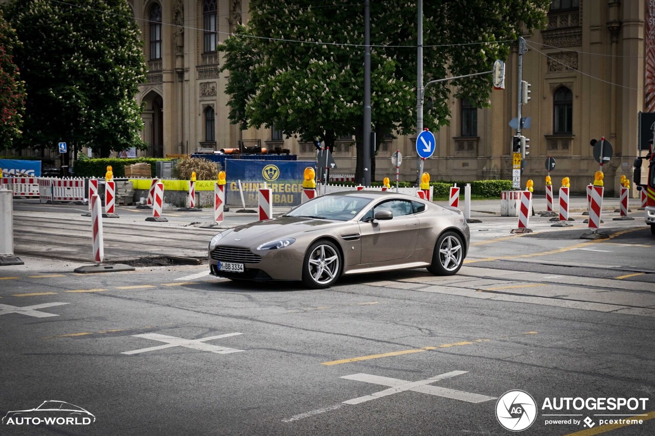 Aston Martin V8 Vantage S