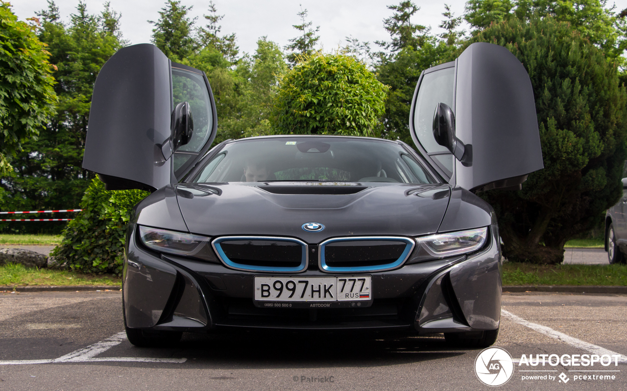 BMW i8