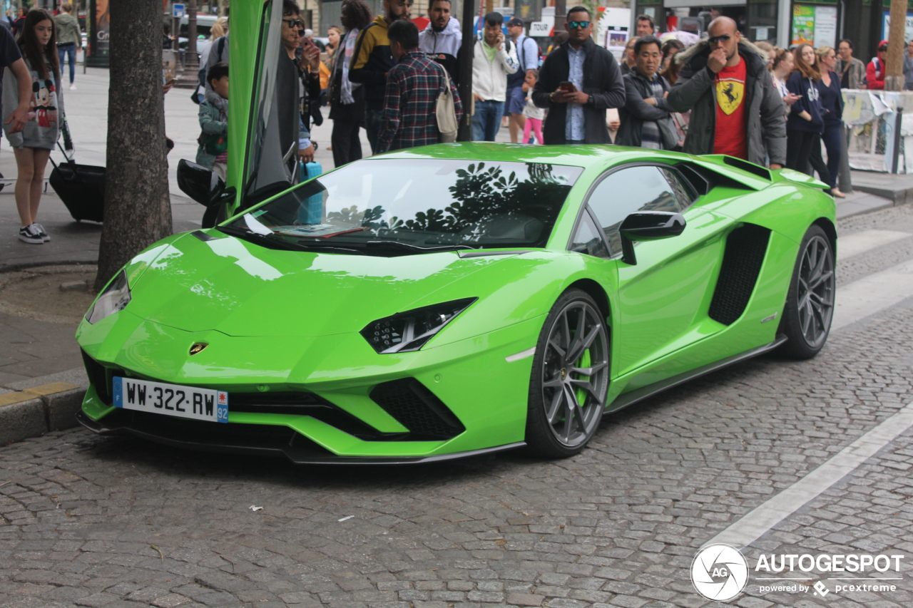 Lamborghini Aventador S LP740-4